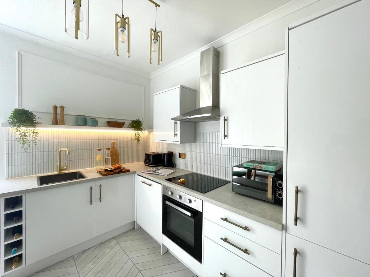 Stylish & Chic With Hot Tub Appartamento Perth